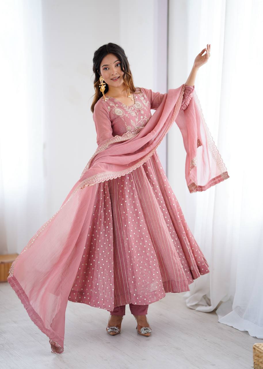Elegant Dusty Pink Festive Suit for Party & Wedding